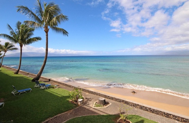 Lokelani C-201 - Oceanfront - 2 lanais! - Complimentary Activities!