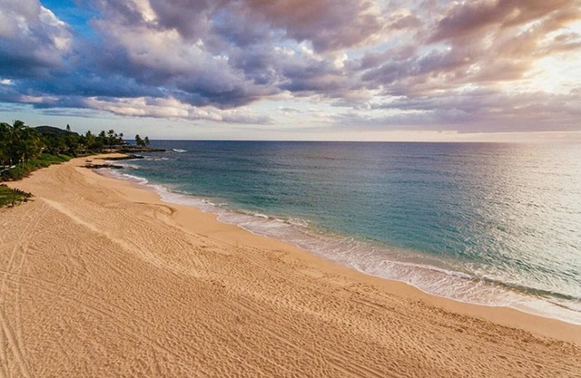 Makaha Valley Towers 1/1 Condo- Sleep up to 4! 30 day minimum stay