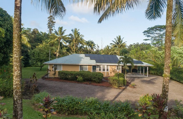 One Acre of Tropical Paradise on the Big Island