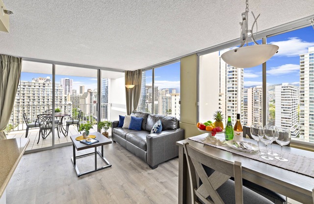 Pacific Monarch - 1 BR - Ocean and City Views!