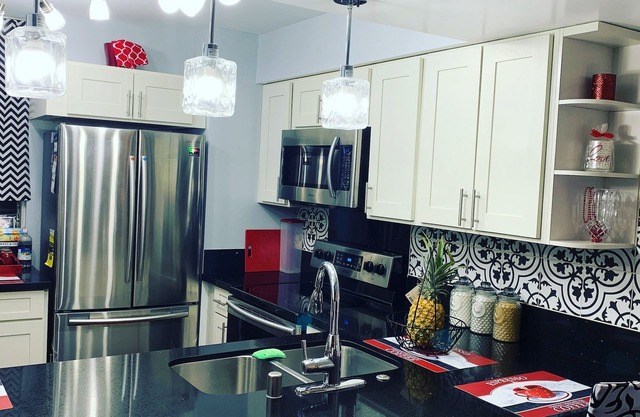 Peaceful Peacock Palace in Makaha