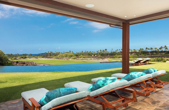 Premier 5BR Hualalai Estate—Infinity Pool, 2 Golf Carts, Ocean Vistas