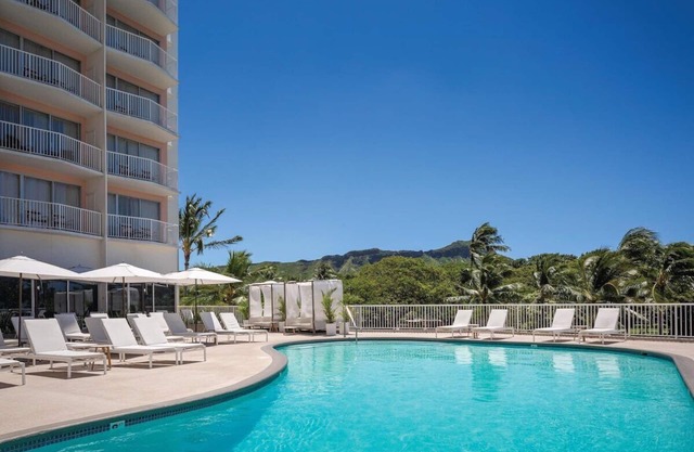 Prime Location! 2 Units with Breathtaking Views, Close to Waikiki Beach!
