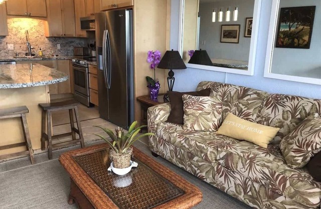 Puako Condo 205 ~ 3 BR ~ Renovated ~ Pool