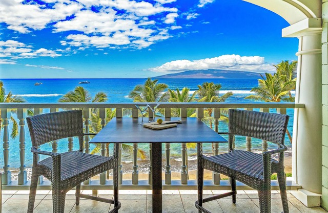 Stay Beachfront, Explore Maui’s Outdoors 629 LS