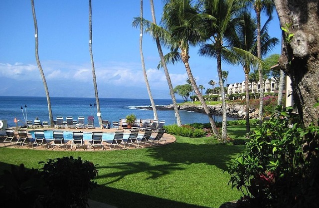 Unit #108-1BR/1 Bath: 1 BR, 1 BA Condominium in Lahaina, Sleeps 4