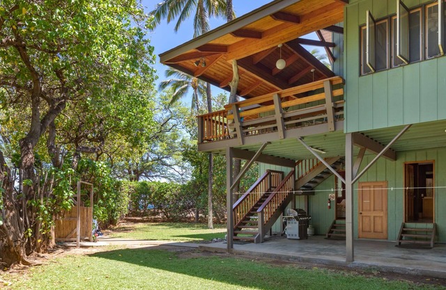 Waialea Bay Beachfront Home with AC
