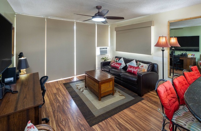 WAIKIKI, 1BD CRNR, NOT A STUDIO, FREE PKNG, NO RESORT FEES, YOU TUBE, NETFLIX!