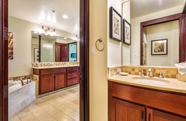 Waipouli Beach Resort G202 Oceanfront 2 BD 3 BA