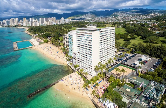 Welcome to Colony Surf #301! Beautiful corner unit on the Gold Coast!