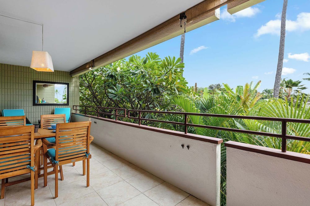 Kahaluu Bay Condo | White Sands Village Oceanfront