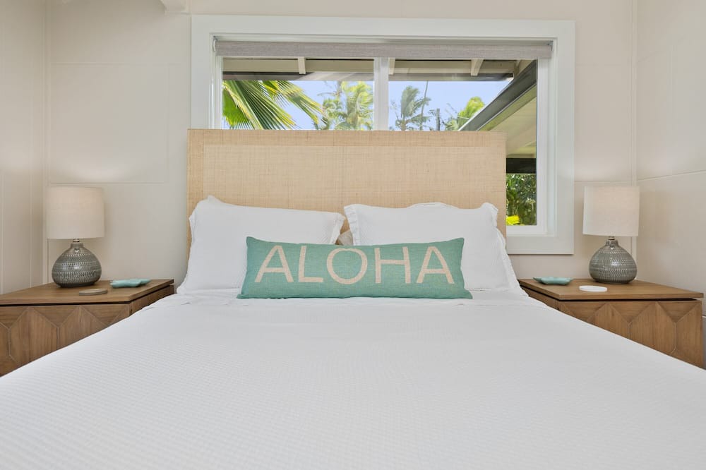 Kailua House | Hale Oahu Cottage by Avantstay Stunning Beachfront Estate!