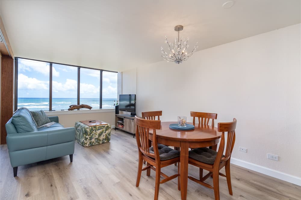 Mokuleia Condo | Sunset Shores - Waialua Oceanfront Retreat