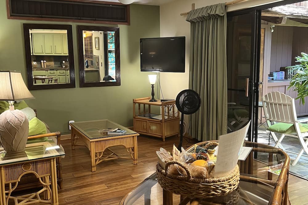 Kihei Bed & Breakfast | Mango Suite