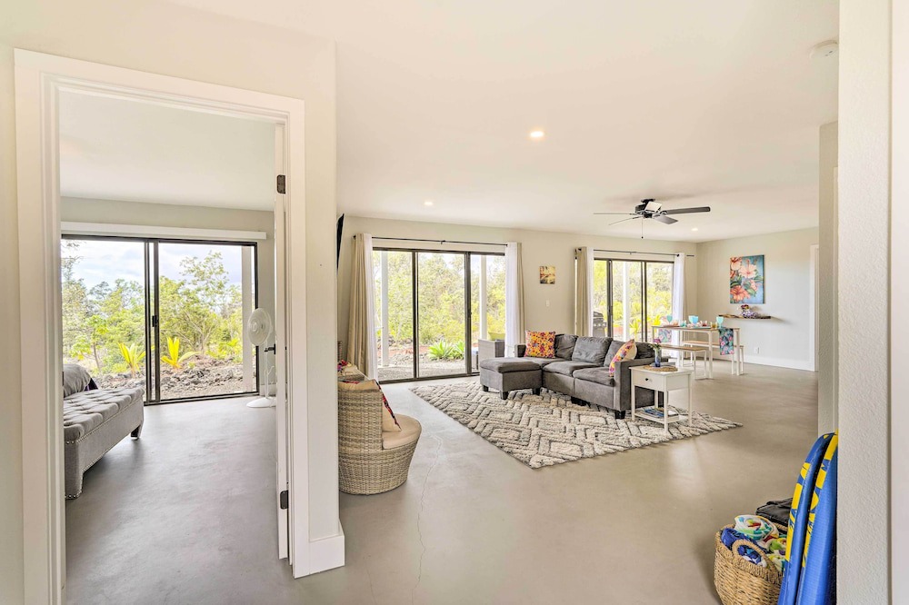 Ocean View Apartment | NEW! Colorful Big Island Getaway on 3 Acres!