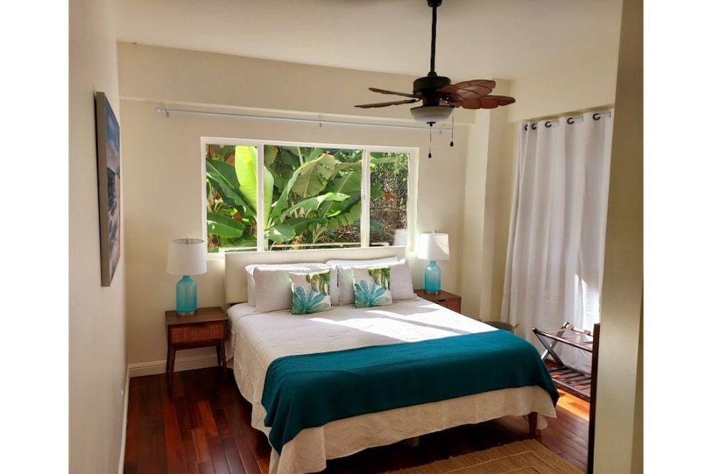 Punaluu Apartment | New Oceanfront! Fully equipped 1bed/1bath apt on the beach in Punaluu