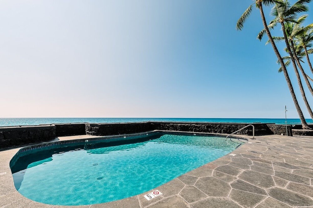 Kahaluu Bay Condo | Big Island Kona Magic Sands by Coldwell Banker Island Vacations
