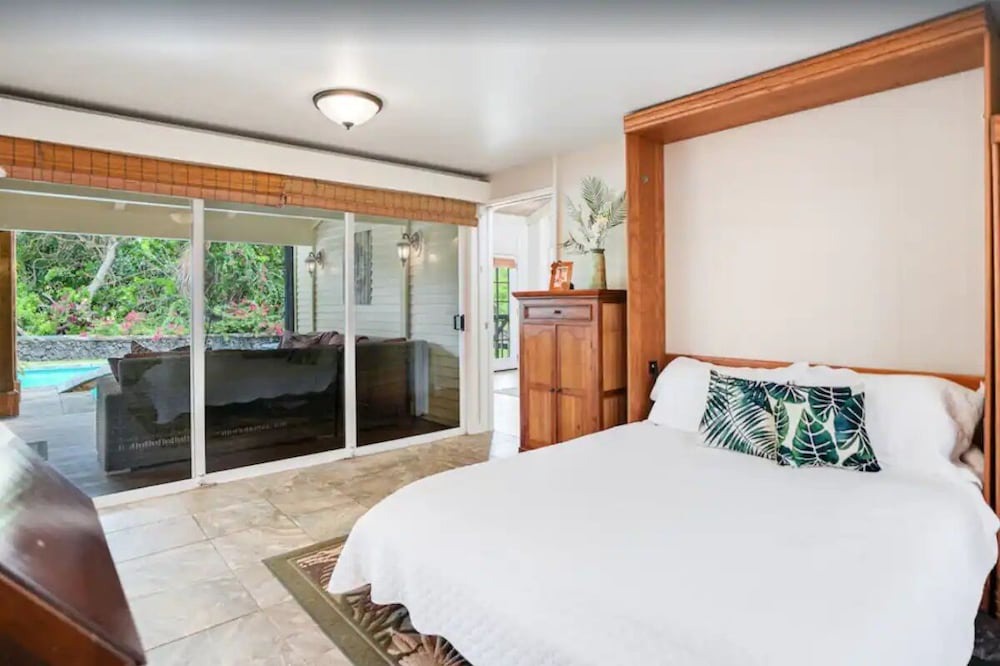 Kaneohe House | Moana Hale - Pool, Close to beach