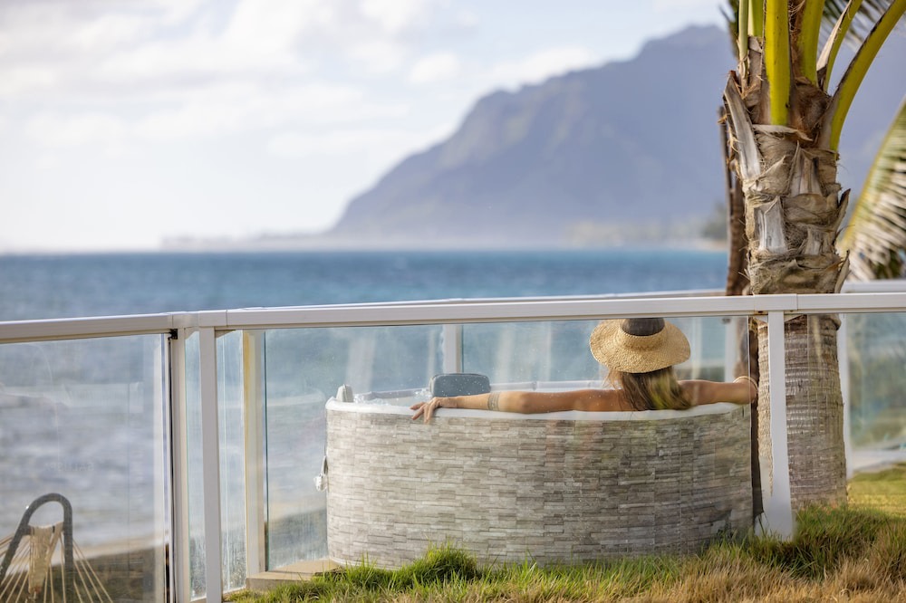 Hauula House | Jewel of Hawaii:Beachfront Estate w/Pvt Beach🏖️Snrkl Reef,JurassicPark FilmSite