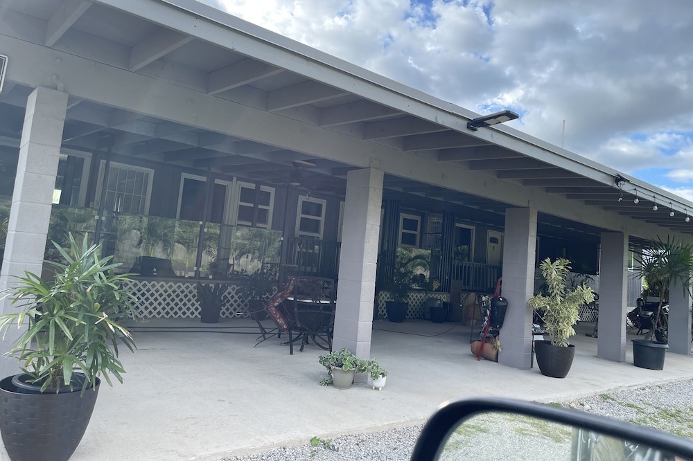 Waianae House | Kolekole 5B.3FB+a small cozy reading room DO NOT BOOK W/OUT CONTACTING ME FIRST!