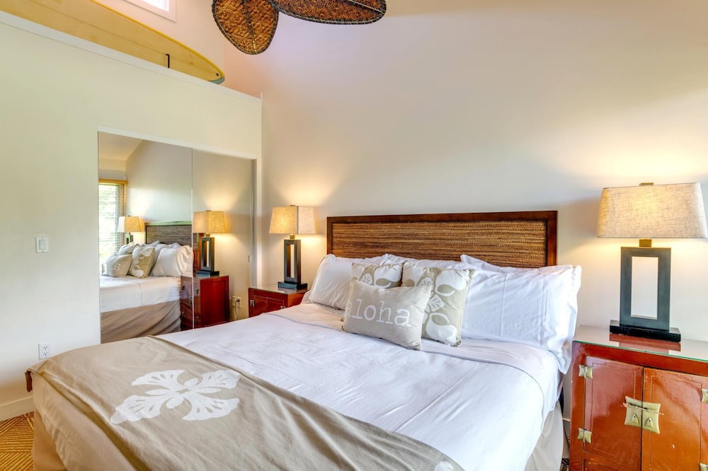 Historic Lahaina Front Street Resort | K B M Resorts: Aina Nalu Lahaina AL-C209 Stunning 2 bedroom, luxurious pool view! One block to Front Street!