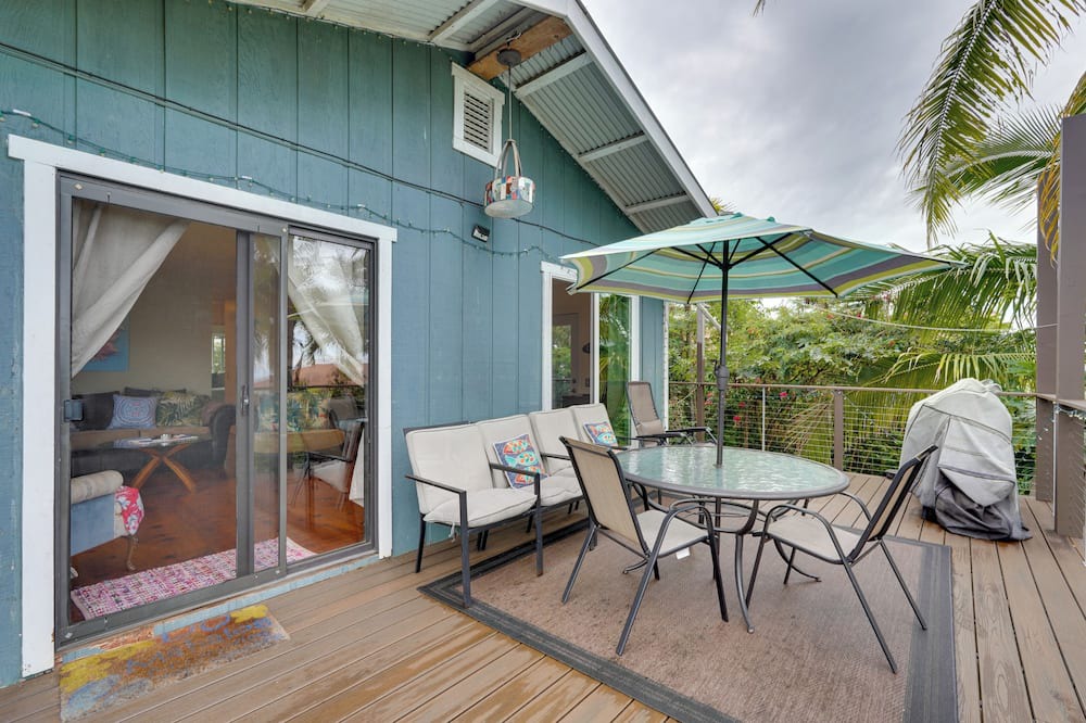 Kona Palisades Cottage | Breezy Kailua-kona Bungalow w/Lanai & Ocean View!