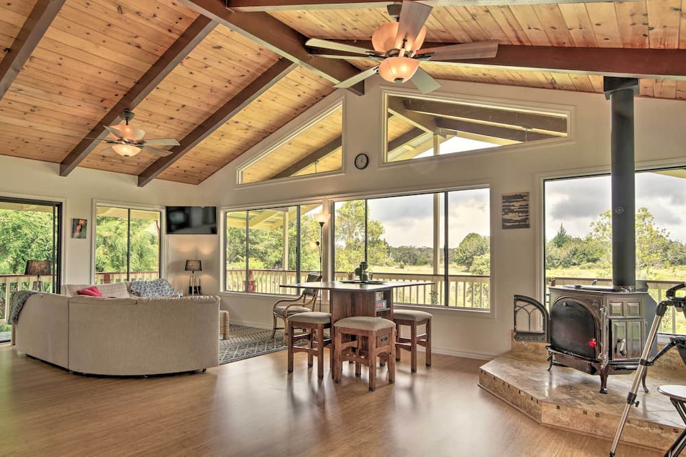 Volcano Cottage | Peaceful Volcano Home Near National Park!