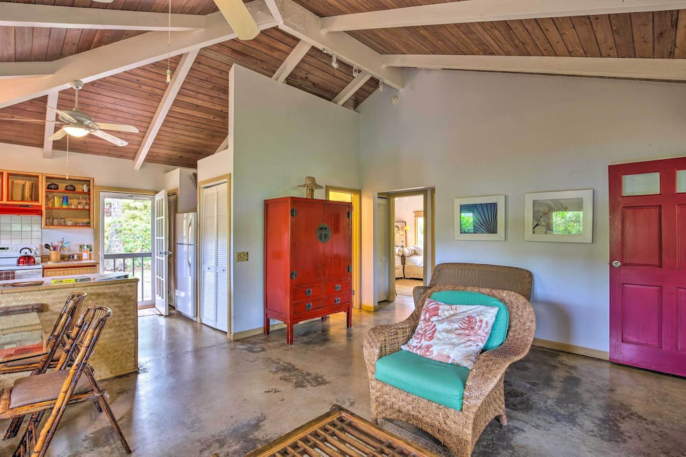 Wailua Cottage | 'melemele' Kapa'a Cottage: 1 Block to Beach!