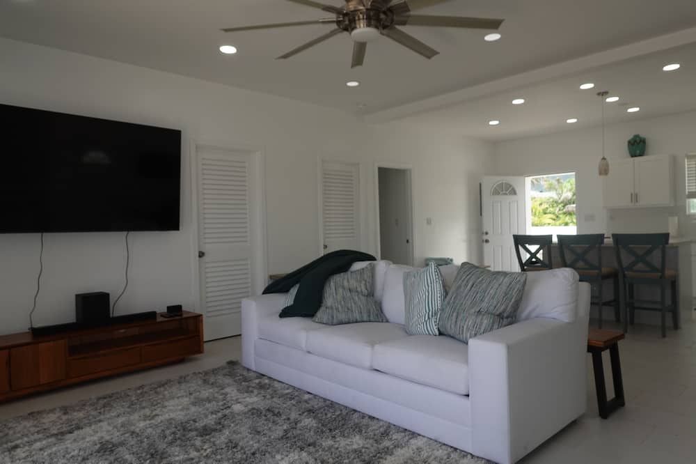 Punaluu House | 2Bed Beach Front Home