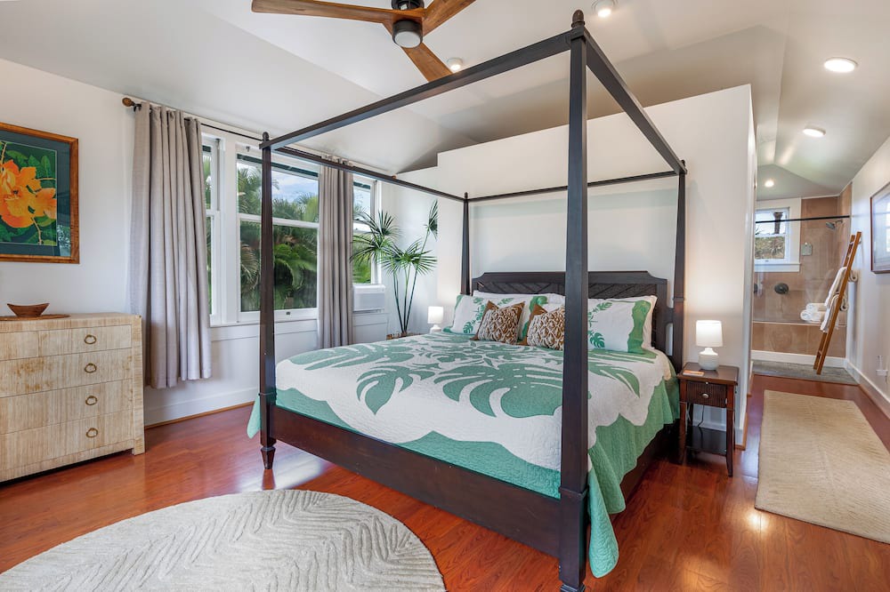 Mokuleia House | North Shore Gated LUX Estate 1 block to Sandy Beach | House + 2 cottages