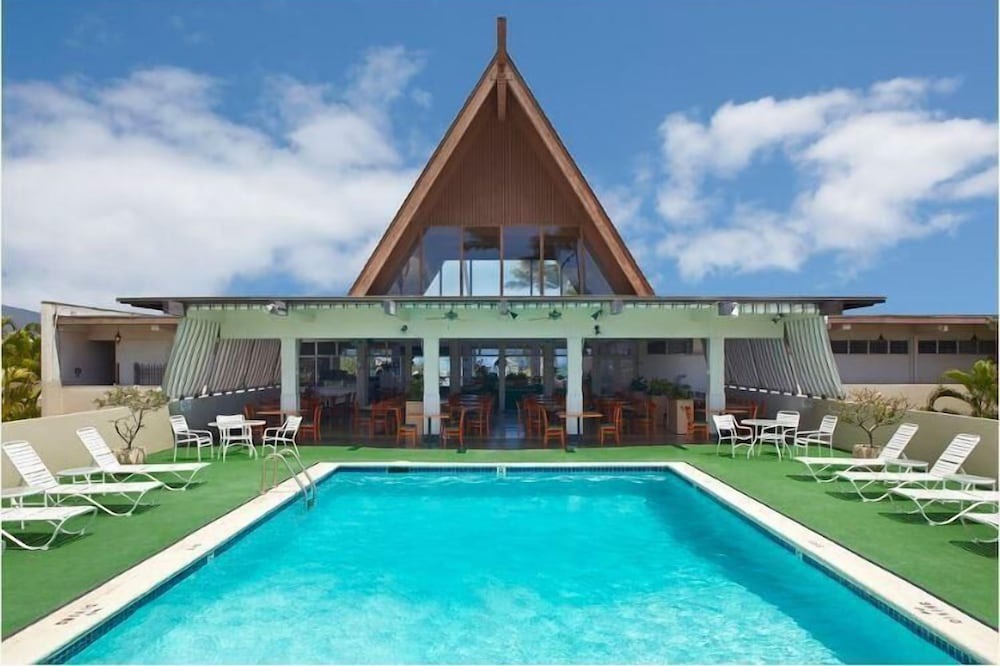 Kahului Apartment | Ocean View Double-Bed Room w/ WiFi, Private Lanai, & Great Views of the Pacific