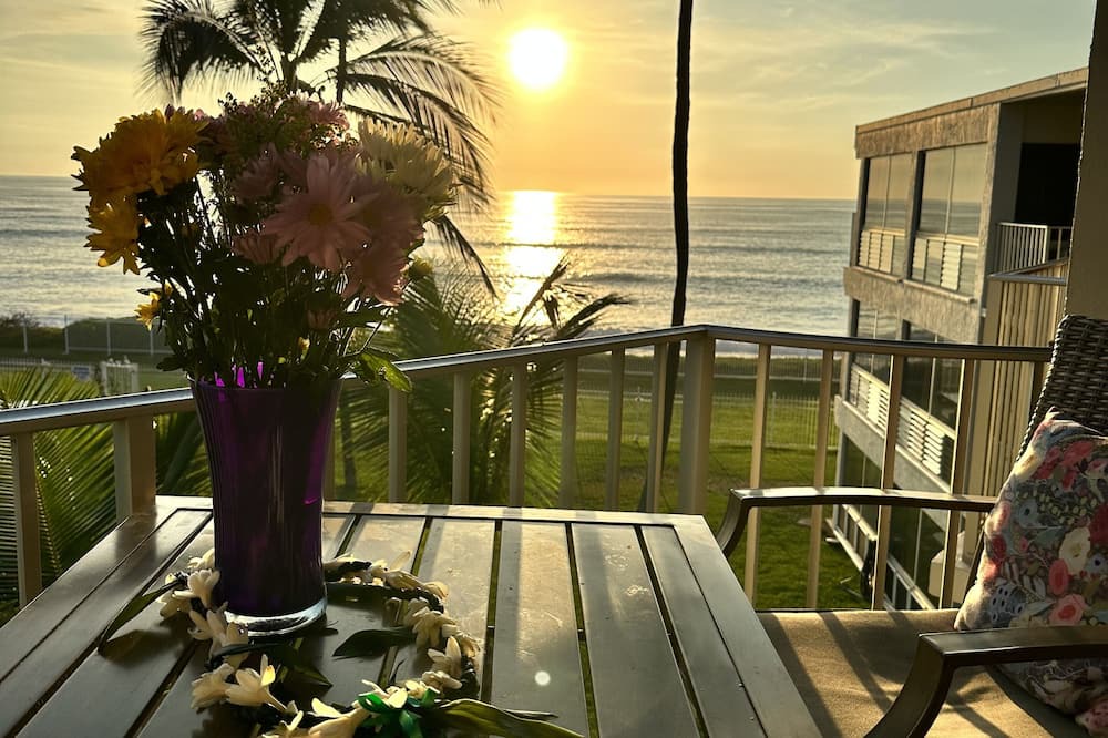 Maili Condo | Aloha Spoken Here--30 Day minimum stay. Our unit is considered Long Term Rental