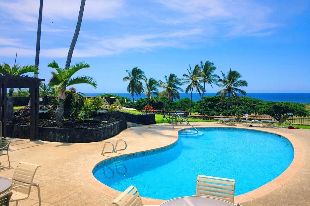 Punaluu House | #24 King Bed and Sleeper Sofa, Great Location near Pool, Hot Tub & Grills