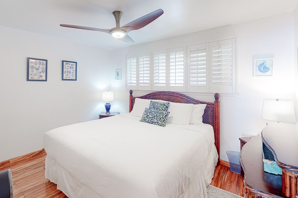 Ualapue Condo | Deluxe, Oceanfront, Top-Floor Condo w/Ocean Views, Shared Pool, & Free WiFi!