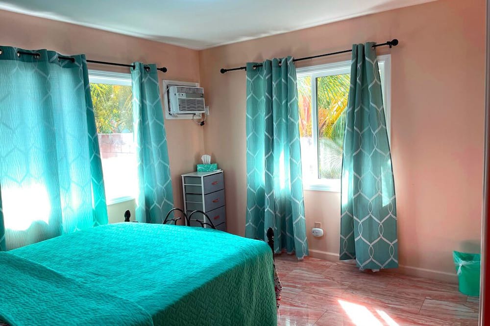 Diamond Head - Kapahulu - St. Louis Villa | Comfortable 3bedr and 2 bath near Waikiki Beach & Resort Area.