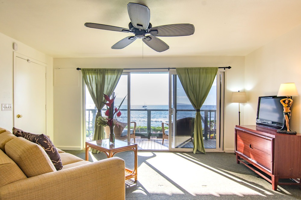 Historic Lahaina Front Street Hotel | MaKai Sunset Inn