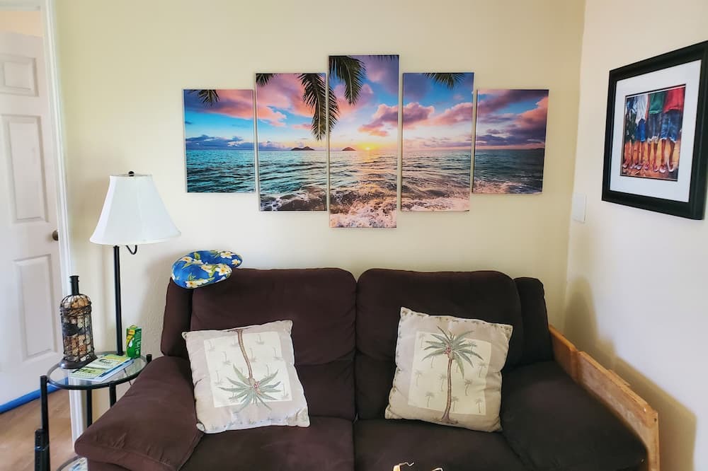 Kailua-Kona Cottage | Cozy Ohana 2bedrm sleeps up to 4. Close to town. Book Now for your 2024 vaca