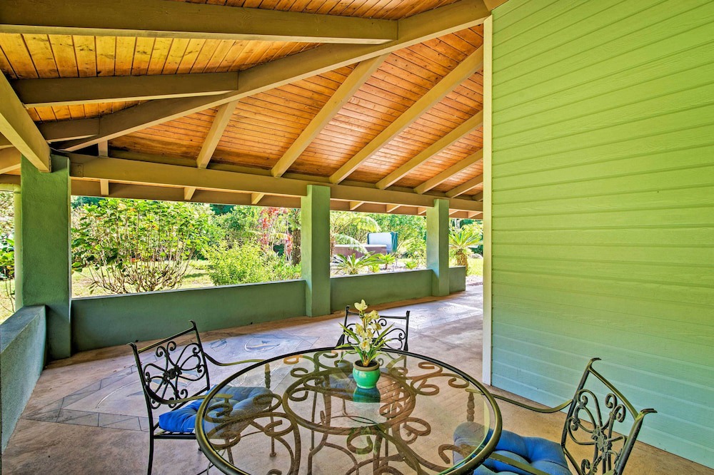 Honokaa House | 'M'la Lani' Home on 5 Acres, w/ Gas Grill!