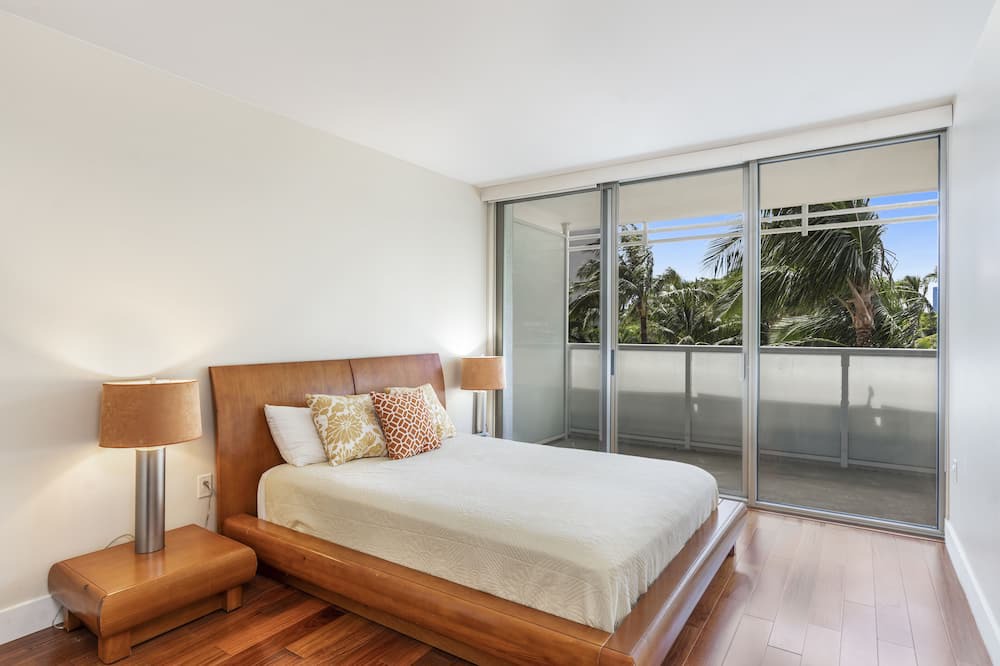 Ala Moana Condo | Luxury 2 bedrooms 2 bath at Watermark Waikiki
