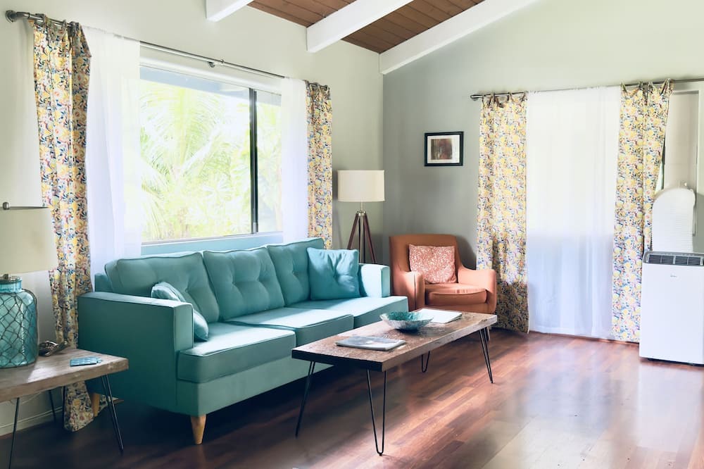 Keaau House | Hale Ola Aina 2 Bedroom Home by RedAwning