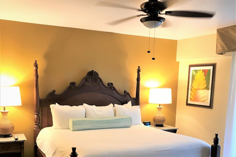 Wailua Resort | Ocean Front Resort~2 BD OCEAN FRONT Suite ~ AT/ Faces the Beach~Dec 23-30, 2023!