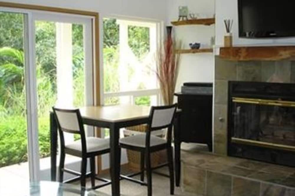 Pauwela Bed & Breakfast | Bamboo Valley Inn