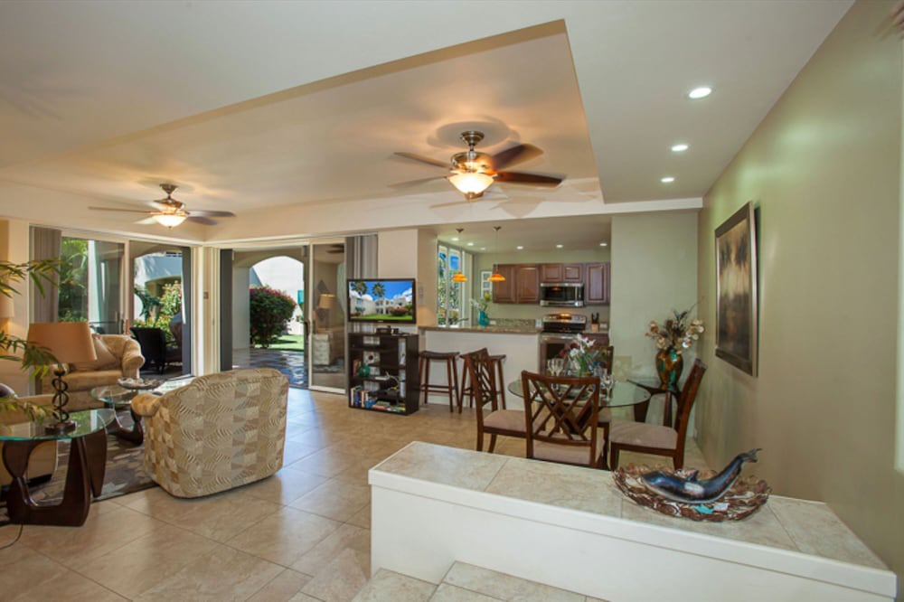 Wailea Hotel | Palms at Wailea One Bedrooms by Coldwell Banker Island Vacations