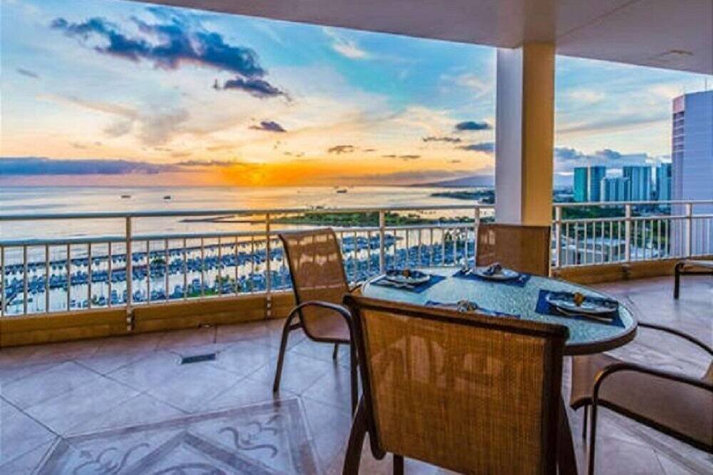 Waikiki Hotel | Ilikai by Luana Hawaii Vacation Rentals