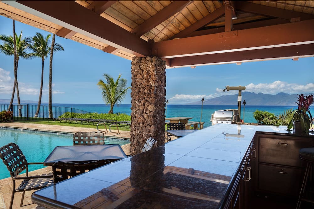 Kahana Condo | Noelani 304 3bdrm 2.5 Bath 3 Bedroom Condo by RedAwning