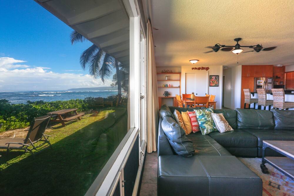 Mokuleia House | Breathtaking views at the private direct Beach/ocean front Pineapple Pad 30 nts