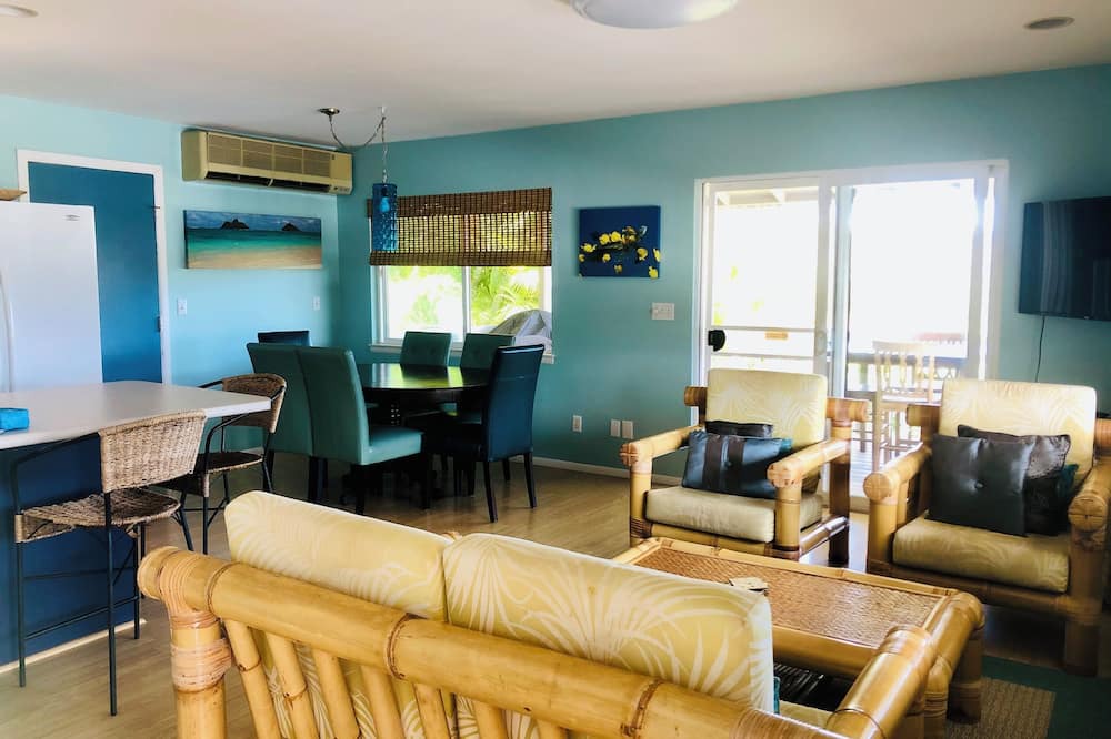 Enchanted Lake House | Steps to 2B/2B, full Kitchen, A/C, fixed rate 30-day lease, short term available