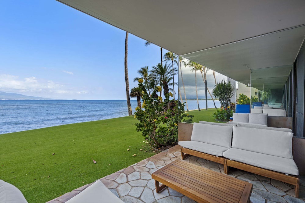 Maalaea Condo | Oceanfront Lauloa 106 - Ground Floor, Modern Renovation, Split-ac, Walk to Beach
