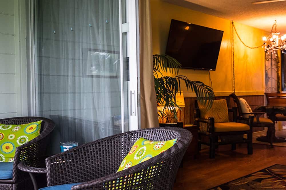 Historic Kailua Village Hotel | Kona Islander Inn Condos