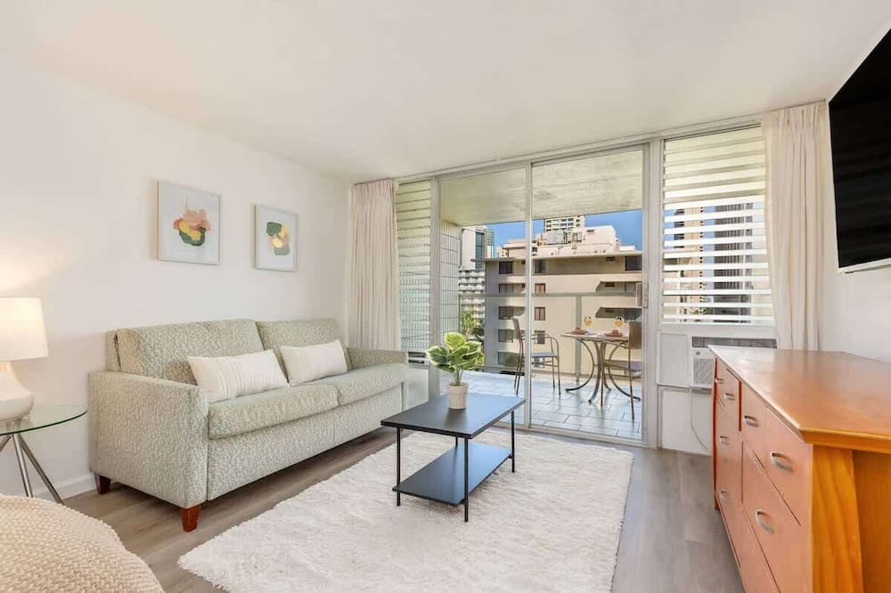 Waikiki Apartment | @marbella Lane - Stylish Island Stay w/City Views